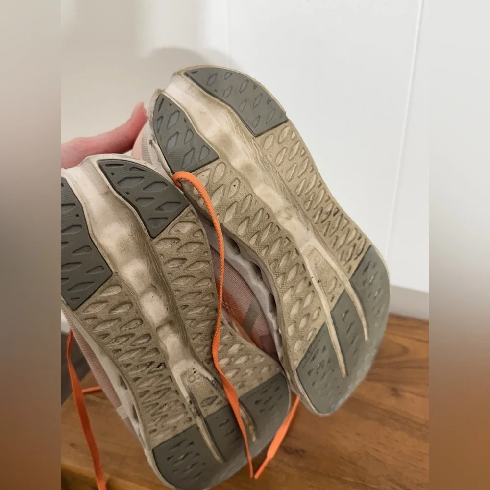 On Cloud Cloudsurfer Sneakers - Picture 6 of 12